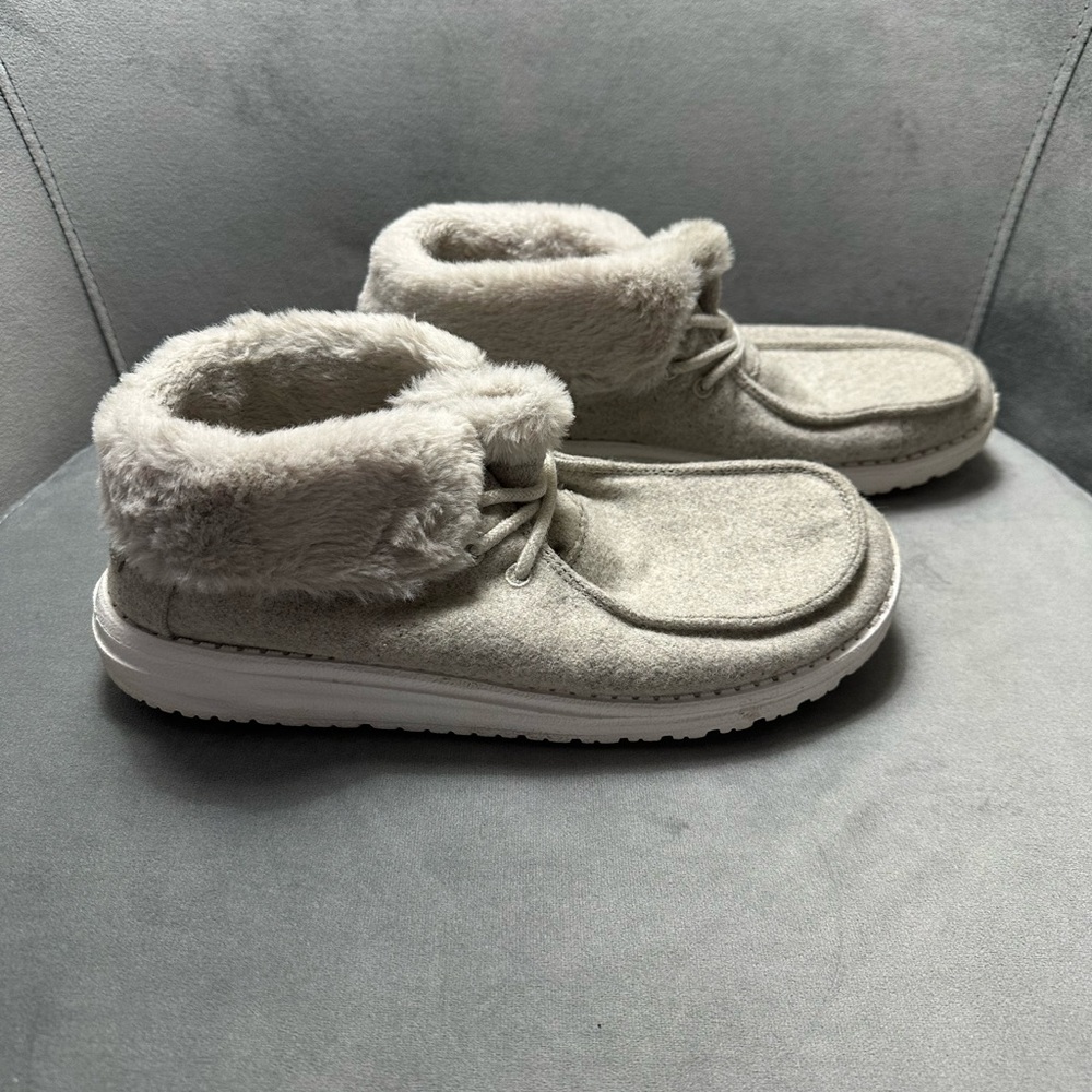 Hey Dude boots with fur